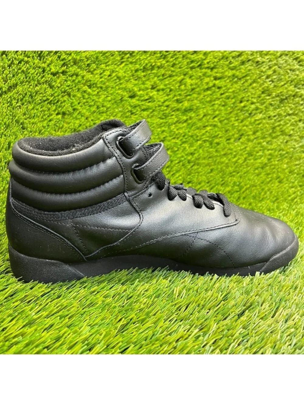 Reebok Freestyle Hi Womens Size 9.5 Triple Black Athletic Leather Shoes Sneakers